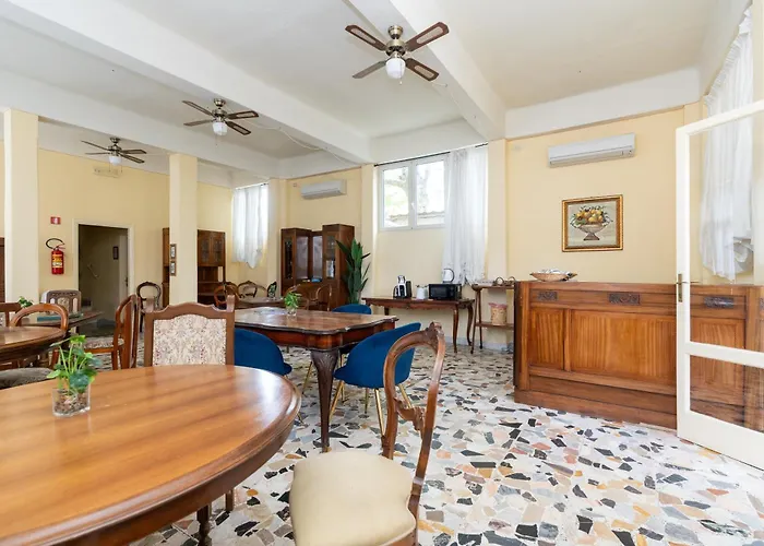 La Del Geco 2* מרינה די פיאטרסנטה